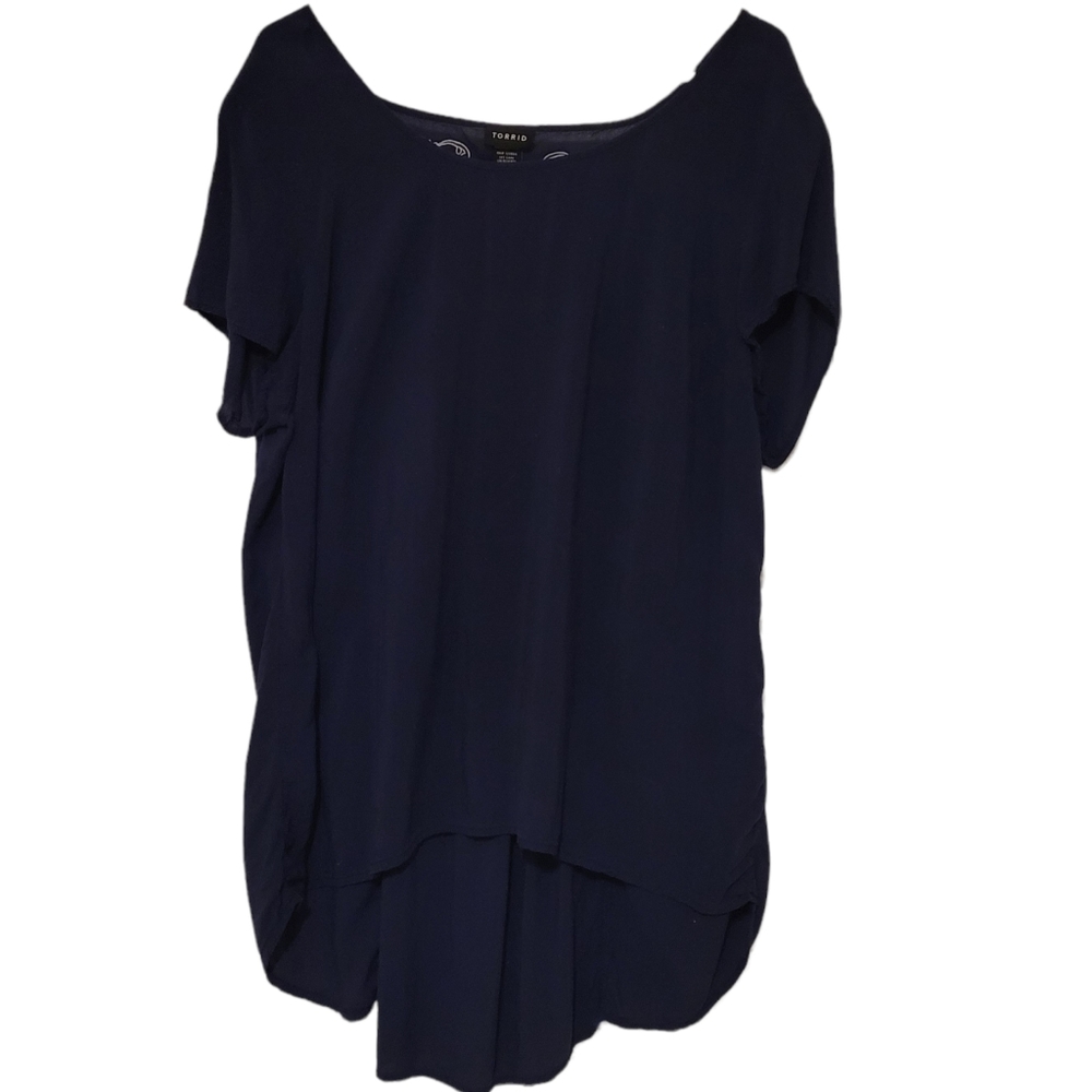 ✨️CLEARANCE✨️ Torrid size 2 navy blue keyhole tunic